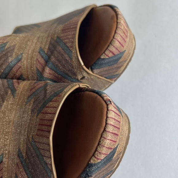 Gentle Souls Forella MulticolorStracked Upper Genuine Leather Lining Wedges - Picture 14 of 16